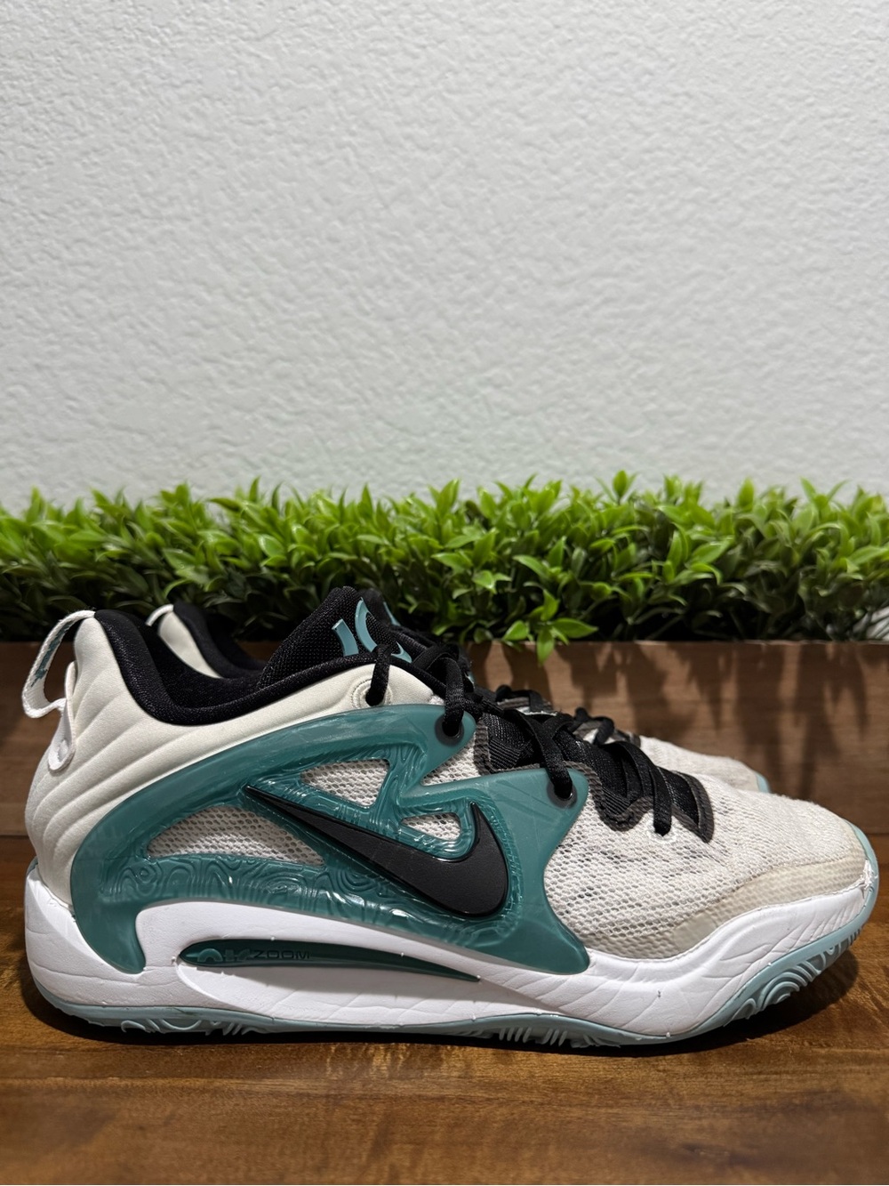 Nike KD15 “Mariners” White Volt Photon Dust Black FJ1216-100 Men’s Size 8